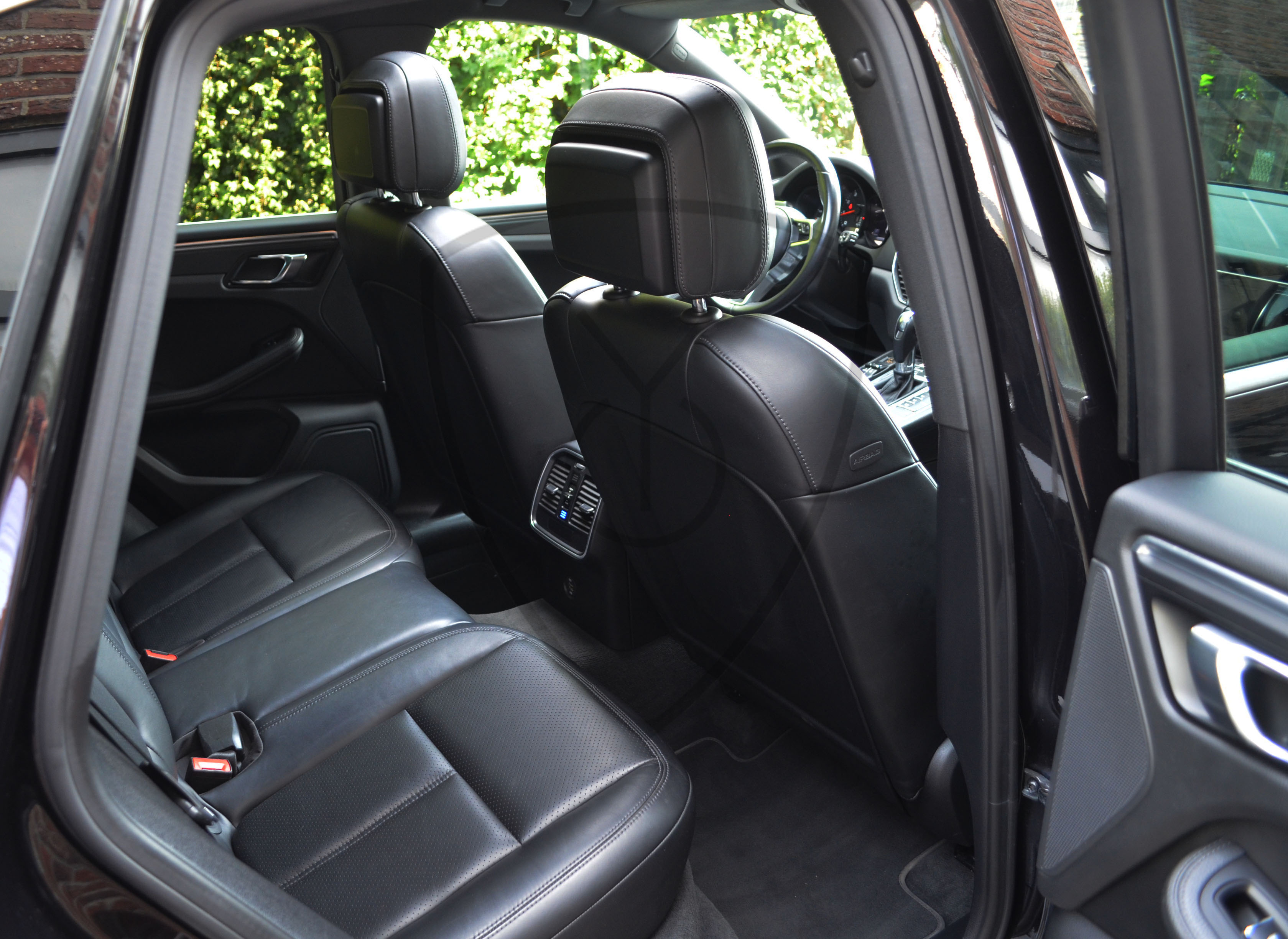 PORSCHE MACAN — image 12